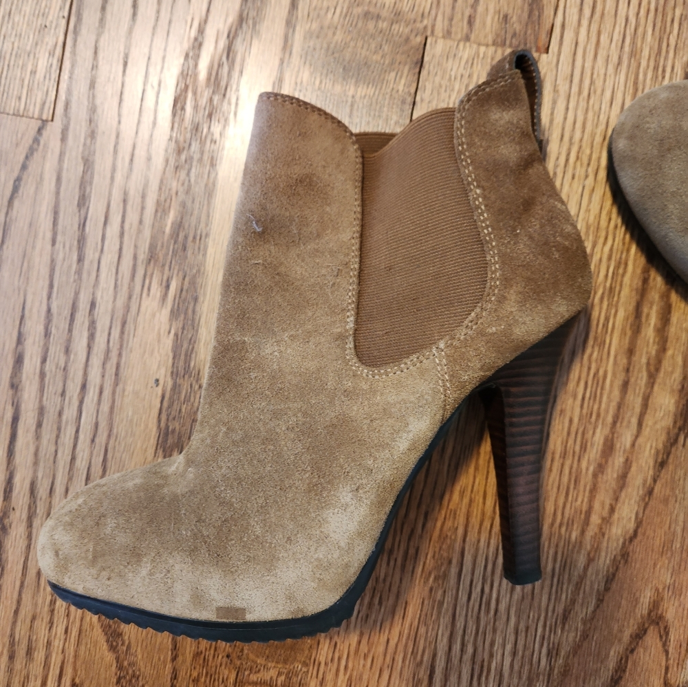 JESSICA SIMPSON tan heeled booties size 9.5
